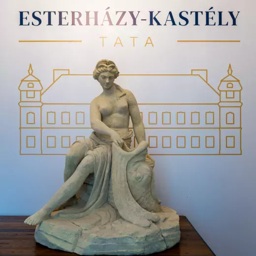 Nívódíjat nyert a tatai Esterházy-kastély rekonstrukciója, emléktábla avatással ünnepelték a rangos munkát