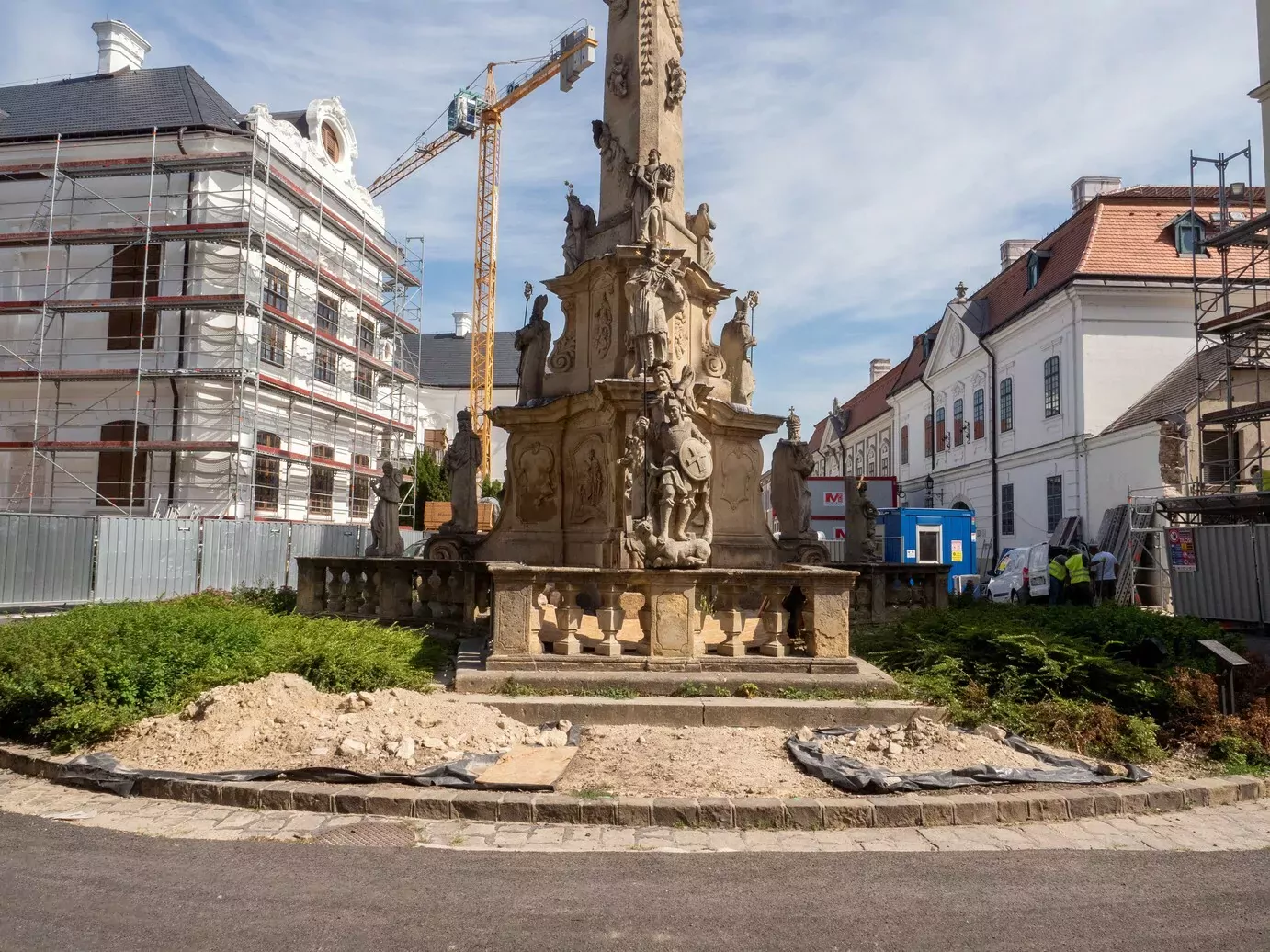 Egyszerre 18 épület újul meg a veszprémi várnegyedben - fotók