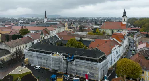 Három ikonikus esztergomi épületen dolgozik egyszerre a LATEREX Építő Zrt.