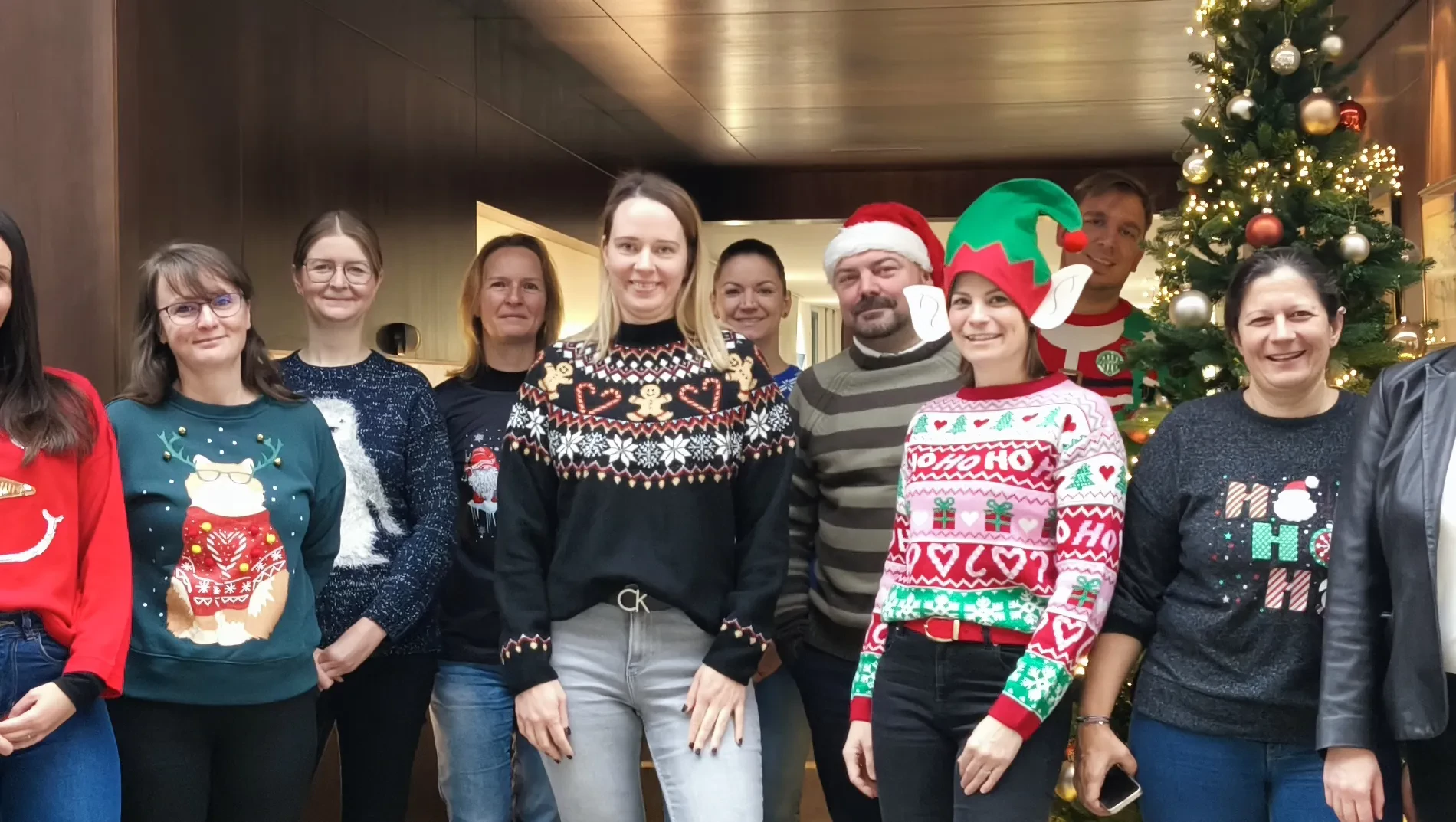 Csúnya pulcsis napunk