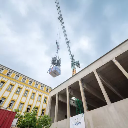 Új épületszárnyat épít a LATEREX az esztergomi ferences gimnáziumhoz