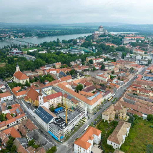 Új épületszárnyat épít a LATEREX az esztergomi ferences gimnáziumhoz